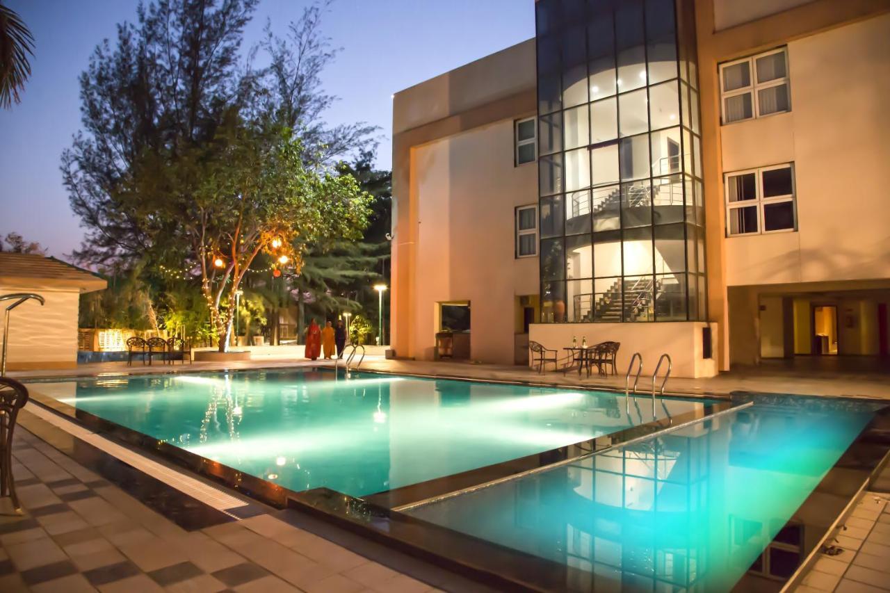 7 Apple Resort Lonavala Eksteriør bilde