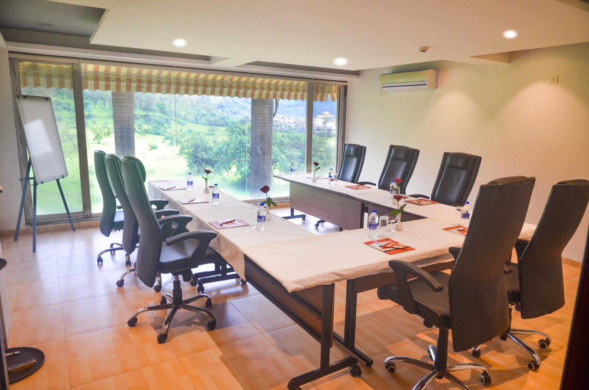7 Apple Resort Lonavala Eksteriør bilde