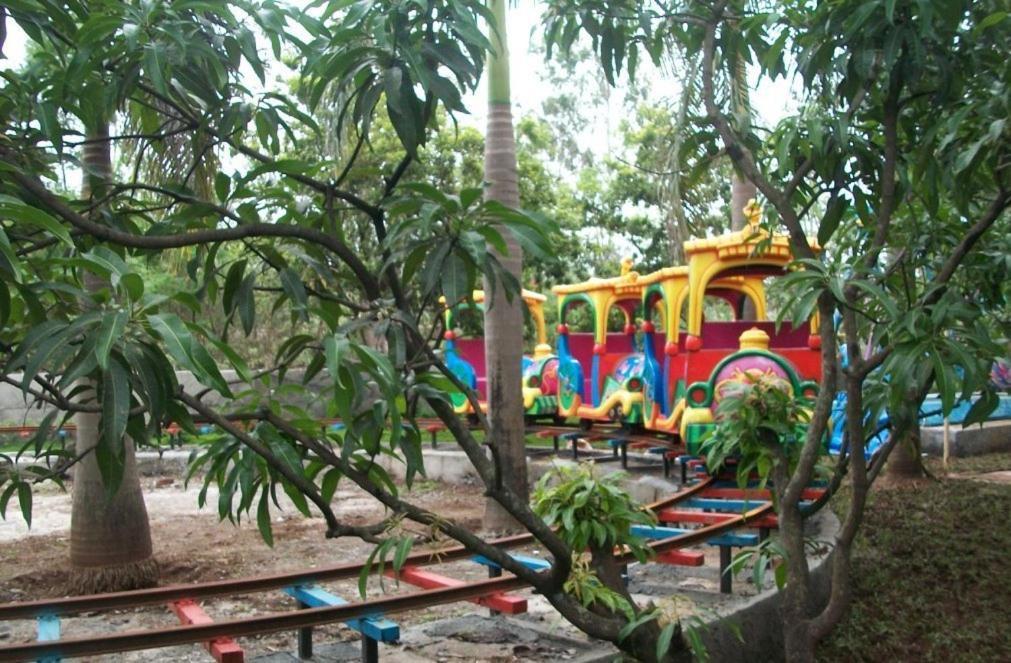 7 Apple Resort Lonavala Eksteriør bilde