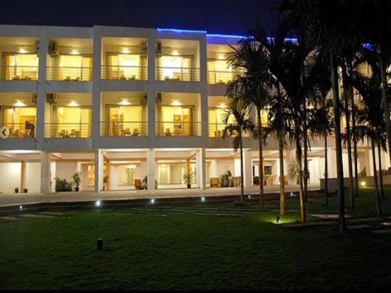 7 Apple Resort Lonavala Eksteriør bilde